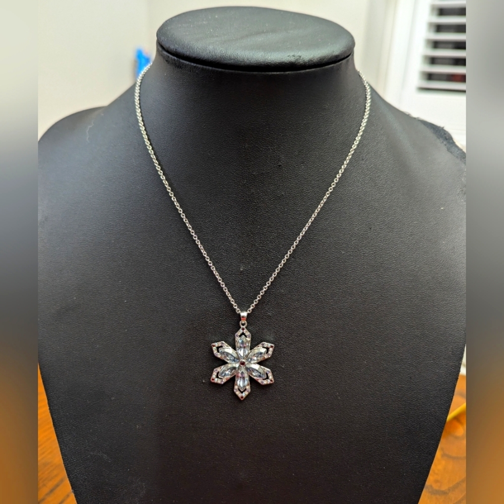 - - H2Z snowflake or star crystal necklace. Silver tone. made with Swaro…